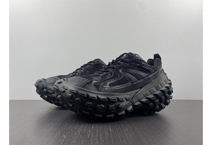 Ba*len*cia*ga defender black 20220901