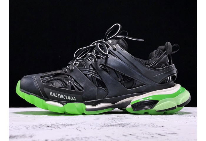 Ba*len*cia*ga track trainer