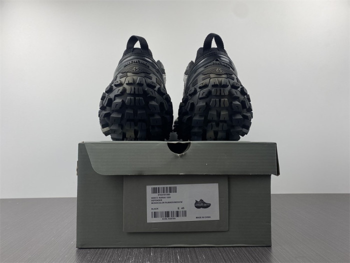 Ba*len*cia*ga defender black 20220901