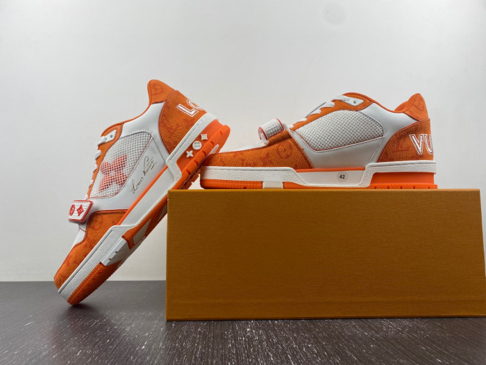 LV ARCH LIGHT SNEAKER