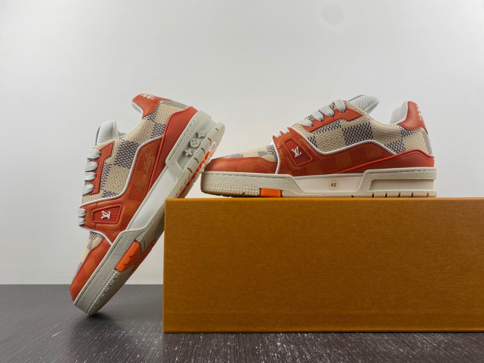 l**is V*t*n lv trainer