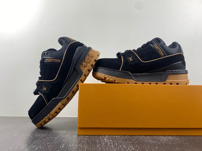 l**is V*t*n lv trainer