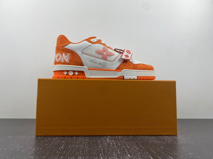 LV ARCH LIGHT SNEAKER