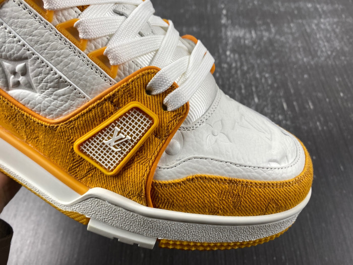 l**is V*t*n lv trainer