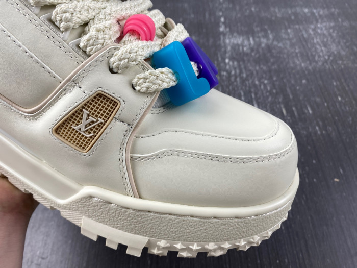 l**is V*t*n lv trainer