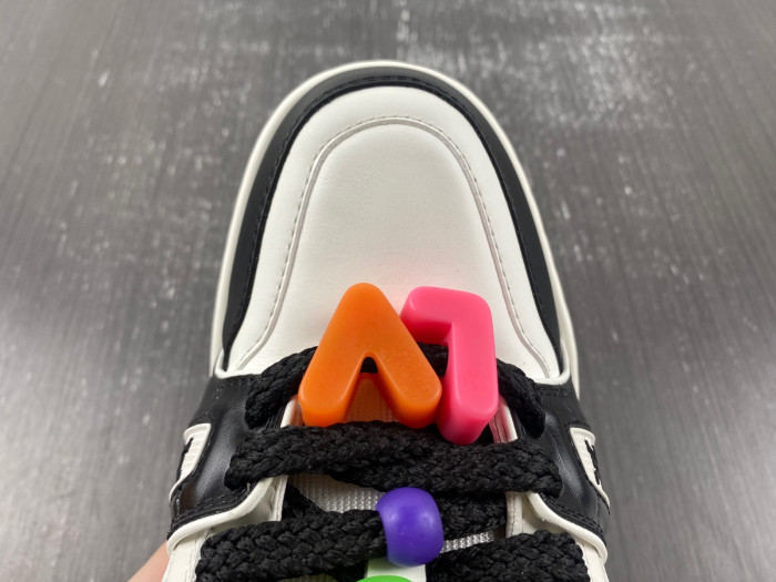 l**is V*t*n lv trainer