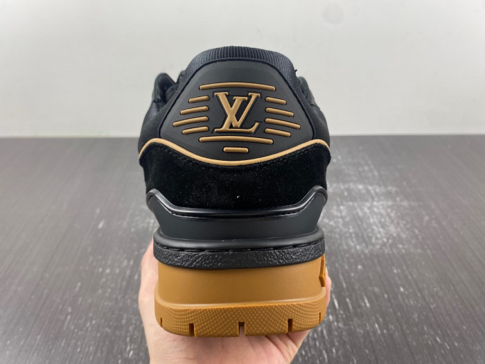l**is V*t*n lv trainer
