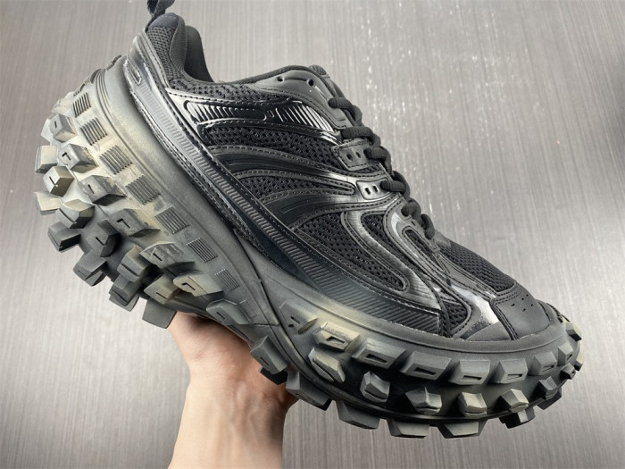 Ba*len*cia*ga defender black 20220901