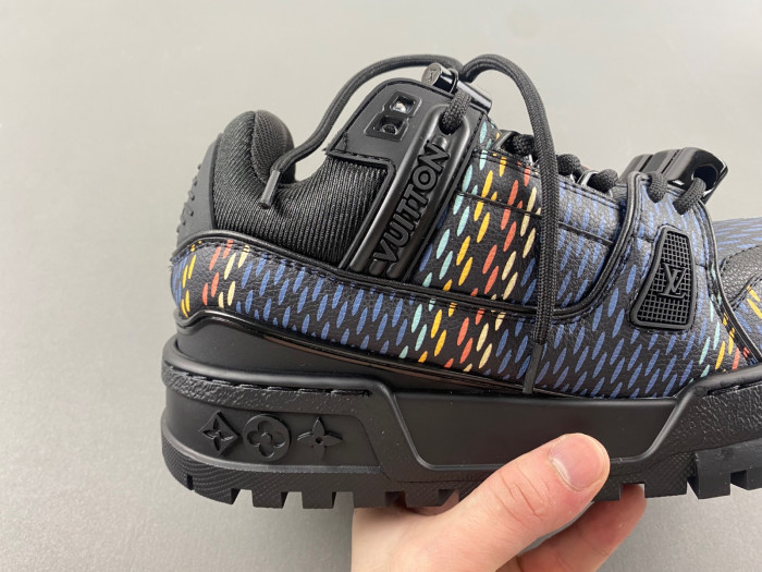 l**is V*t*n lv trainer