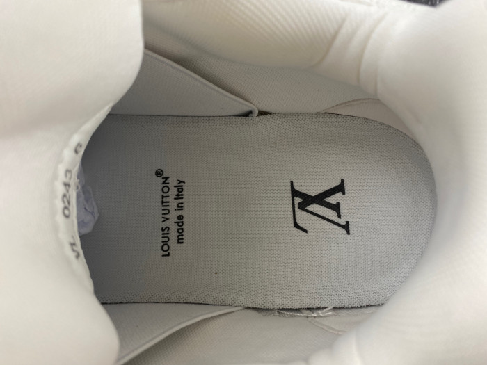 l**is V*t*n lv trainer