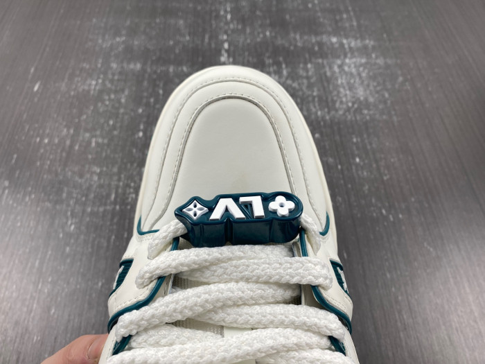 l**is V*t*n lv trainer