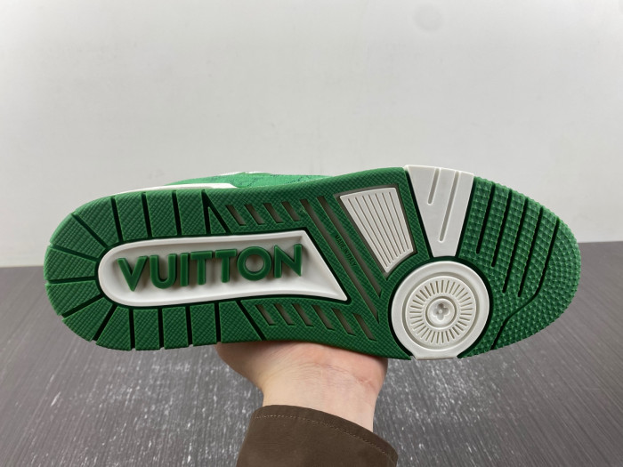 l**is V*t*n lv trainer