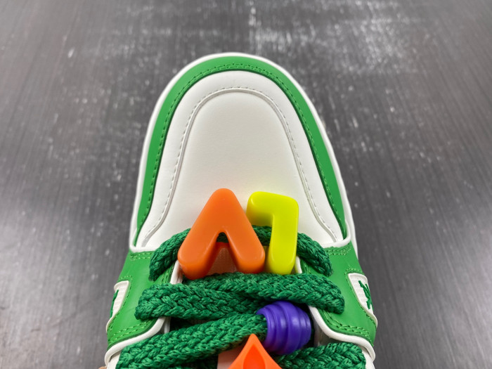 l**is V*t*n lv trainer