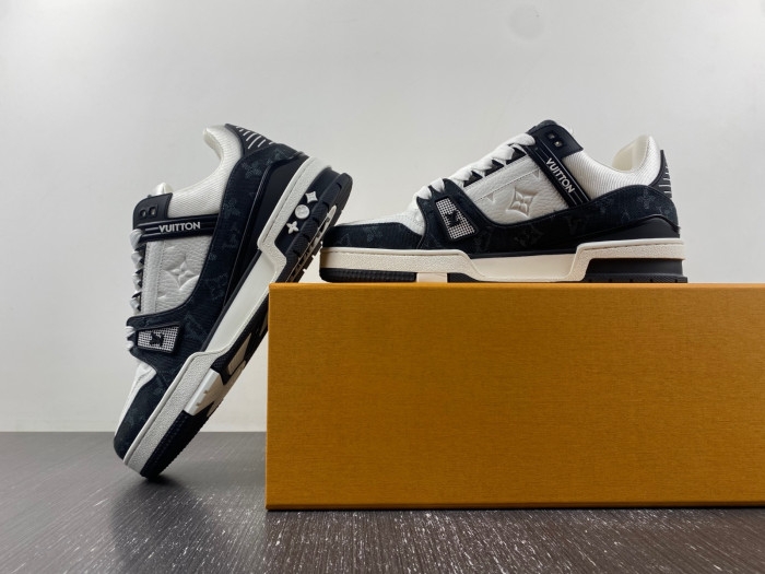 l**is V*t*n lv trainer