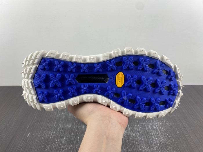 Moncler Trailgrip Gore-Tex Off-White