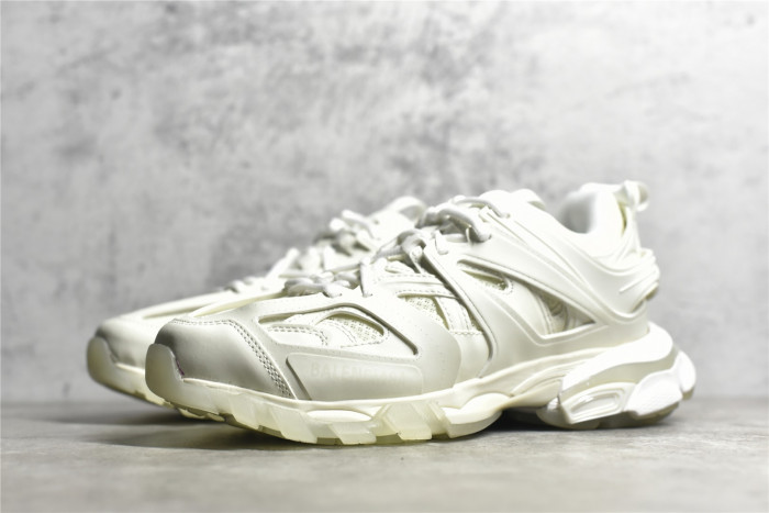 Ba*len*cia*ga track trainer