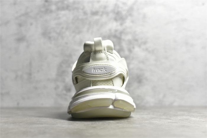 Ba*len*cia*ga track trainer