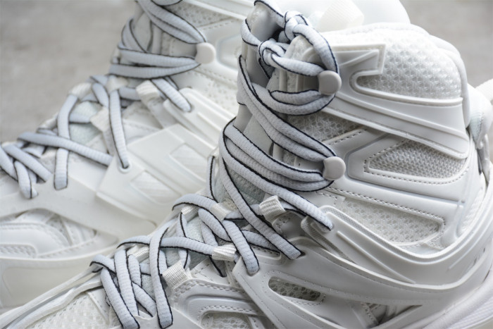 Ba*len*cia*ga track trainer