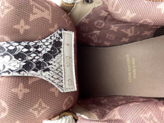 l**is V*t*n skate trainer