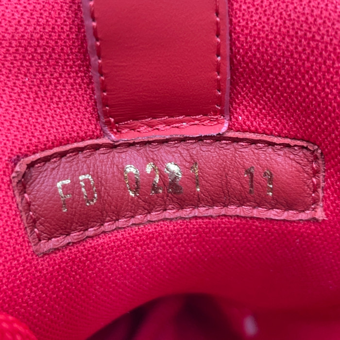 l**is V*t*n skate trainer