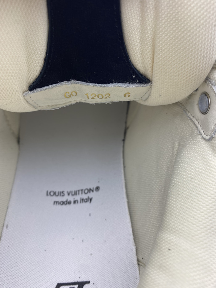 l**is V*t*n skate trainer