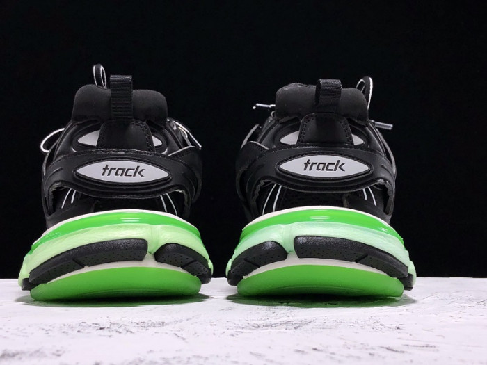 Ba*len*cia*ga track trainer