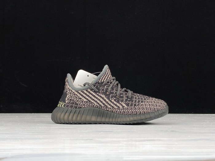 ad*s Y**zy boost 350 v2 yecheil fx0777(kid)
