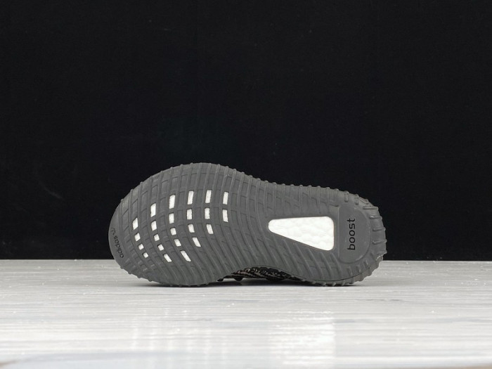 ad*s Y**zy boost 350 v2 yecheil fx0777(kid)