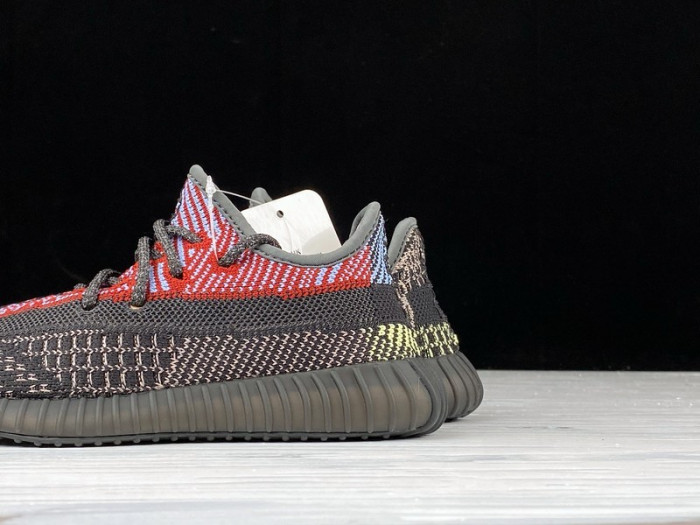 ad*s Y**zy boost 350 v2 yecheil fx0777(kid)