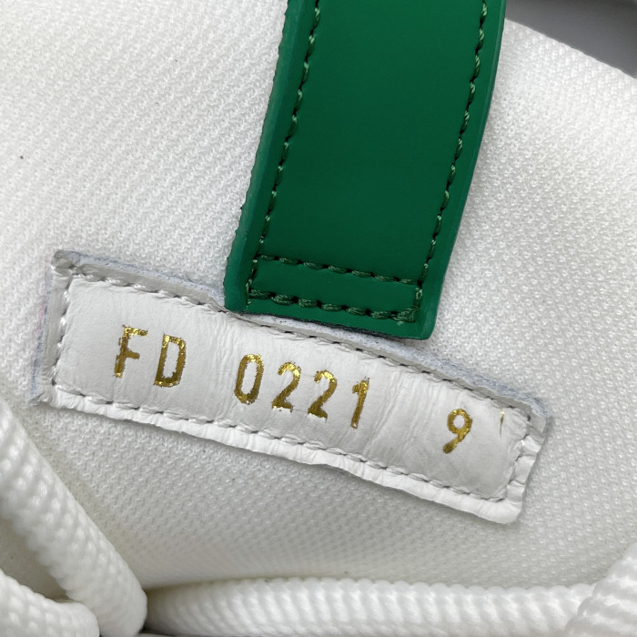 l**is V*t*n skate trainer