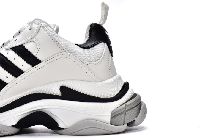 ad*s x Ba*len*cia*ga triple s