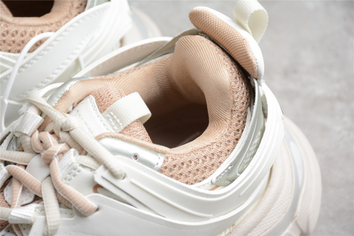 Ba*len*cia*ga track trainer