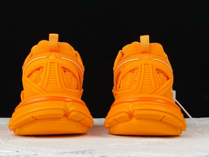 Ba*len*cia*ga track trainer